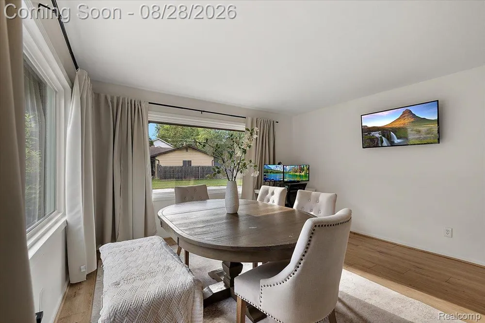 7710 Richardson Road West Bloomfield Charter Township, MI 48323