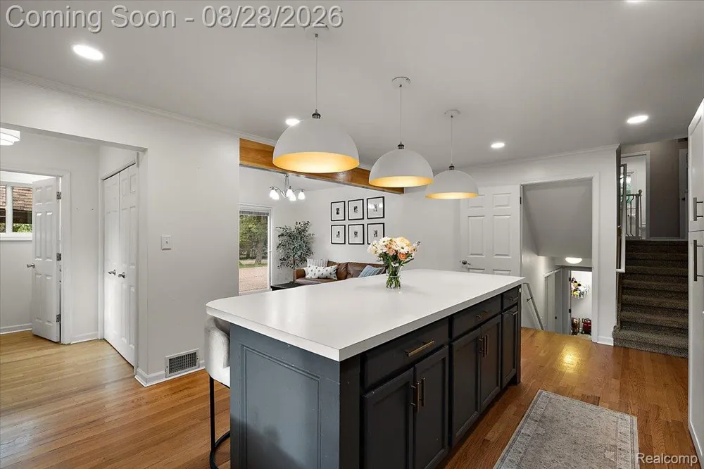 7710 Richardson Road West Bloomfield Charter Township, MI 48323
