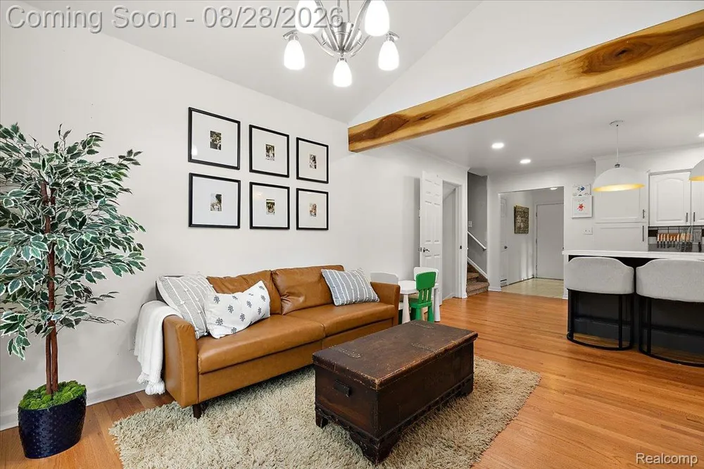 7710 Richardson Road West Bloomfield Charter Township, MI 48323