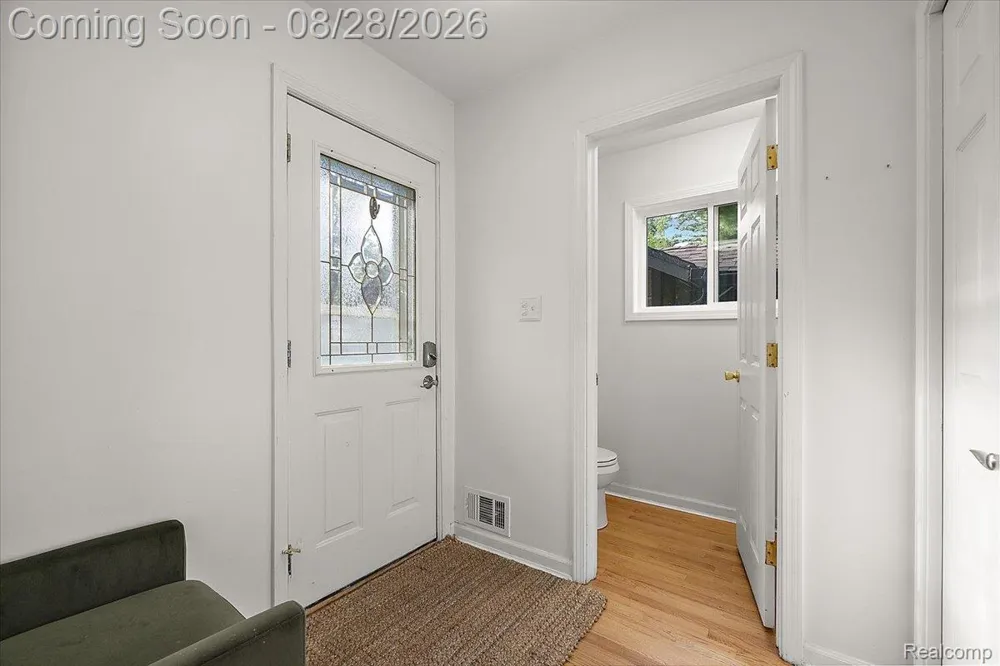 7710 Richardson Road West Bloomfield Charter Township, MI 48323