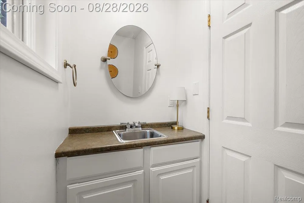 7710 Richardson Road West Bloomfield Charter Township, MI 48323