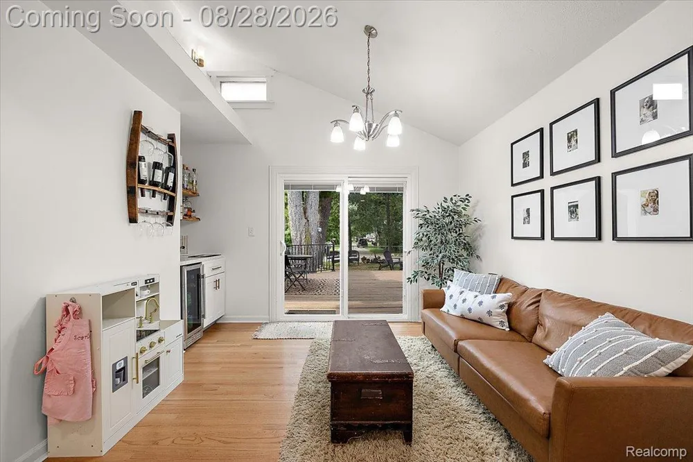 7710 Richardson Road West Bloomfield Charter Township, MI 48323