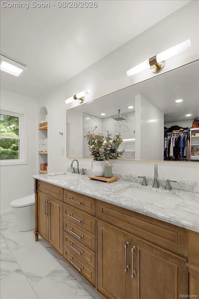 7710 Richardson Road West Bloomfield Charter Township, MI 48323