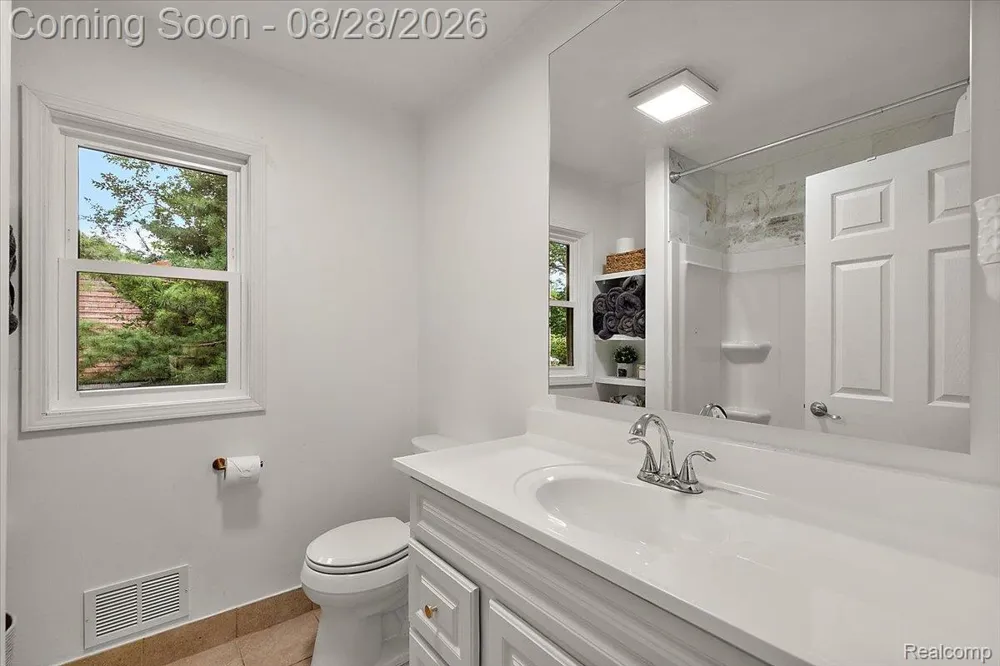 7710 Richardson Road West Bloomfield Charter Township, MI 48323