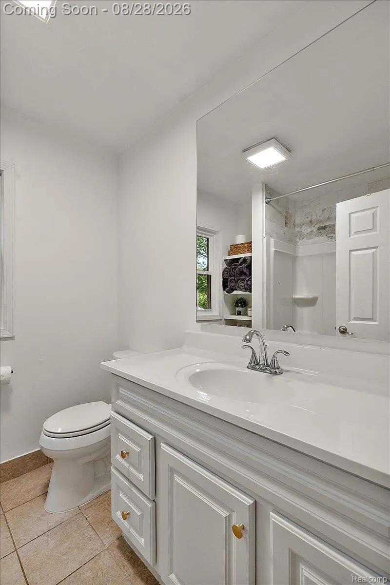 7710 Richardson Road West Bloomfield Charter Township, MI 48323