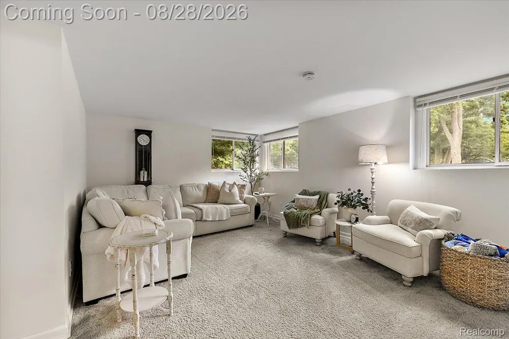 7710 Richardson Road West Bloomfield Charter Township, MI 48323