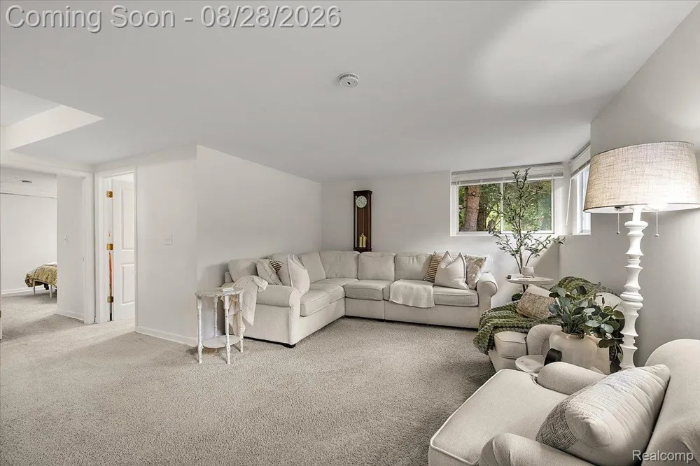 7710 Richardson Road West Bloomfield Charter Township, MI 48323