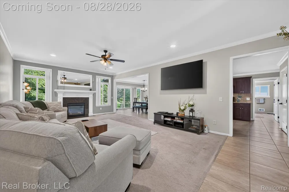 7663 W Pearson Shelby Charter Township, MI 48316