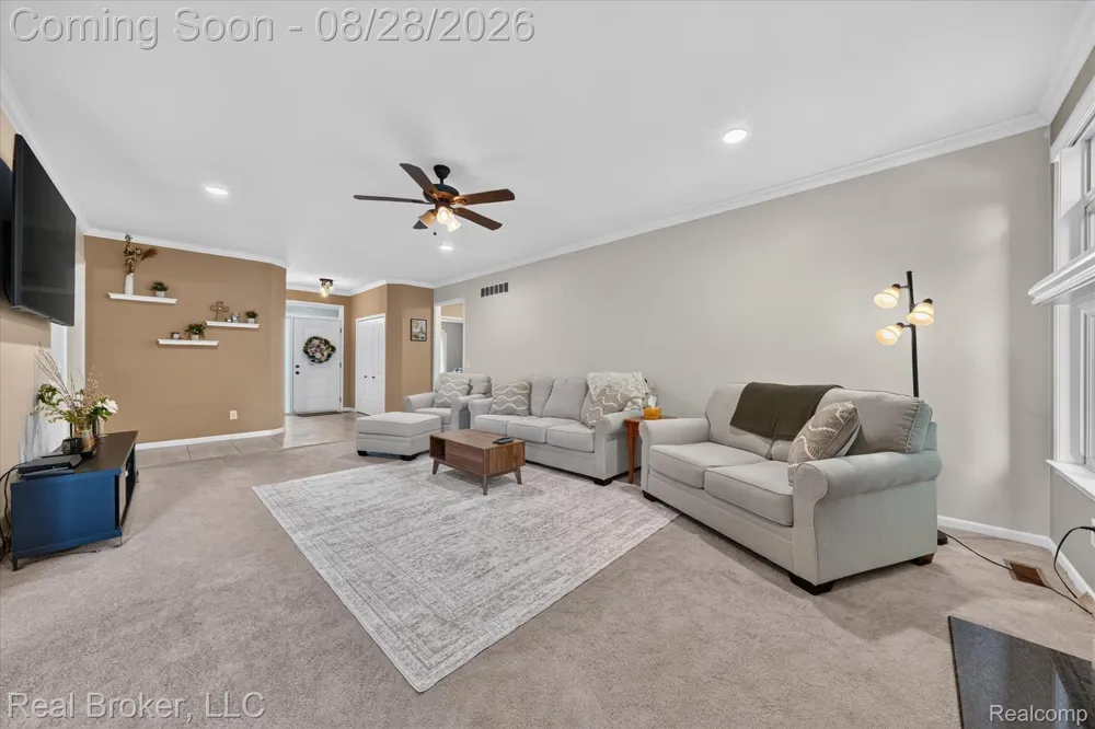 7663 W Pearson Shelby Charter Township, MI 48316