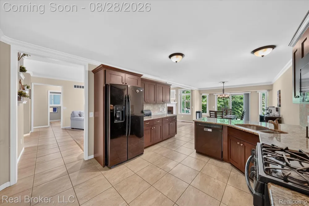 7663 W Pearson Shelby Charter Township, MI 48316