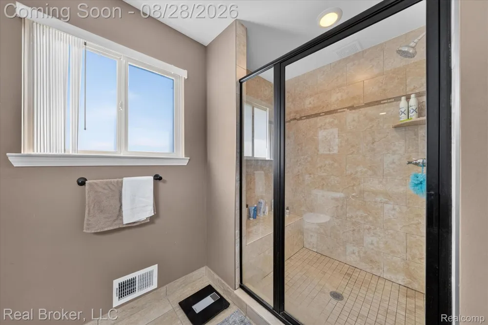 7663 W Pearson Shelby Charter Township, MI 48316