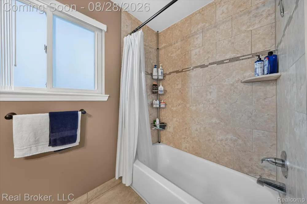 7663 W Pearson Shelby Charter Township, MI 48316