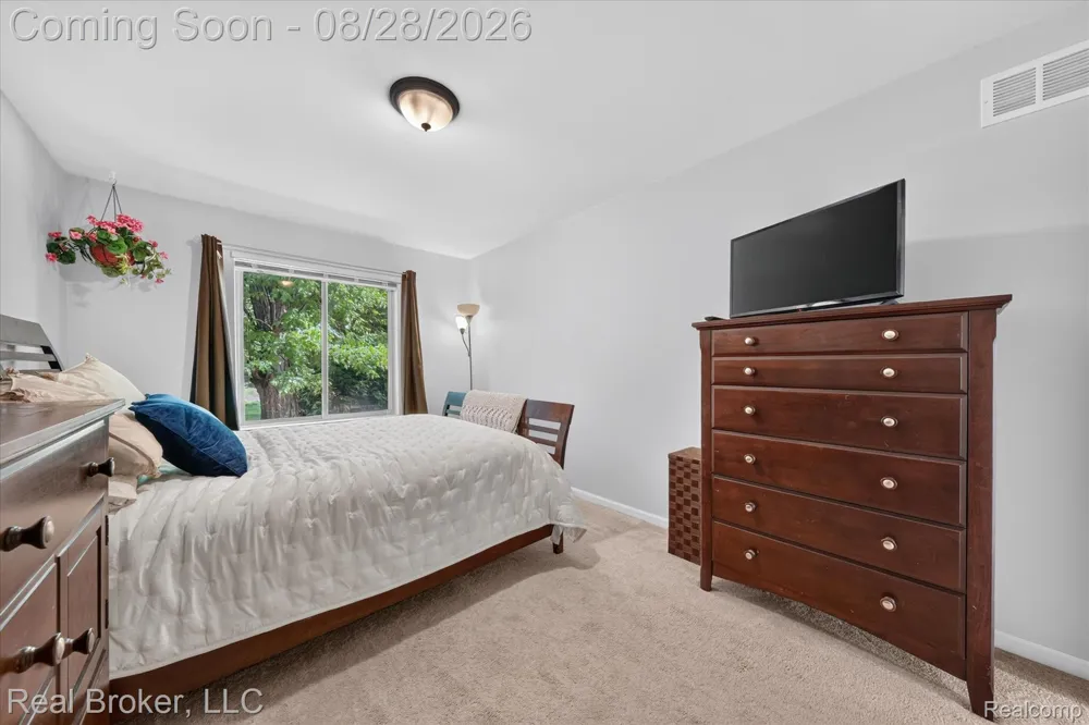 7663 W Pearson Shelby Charter Township, MI 48316