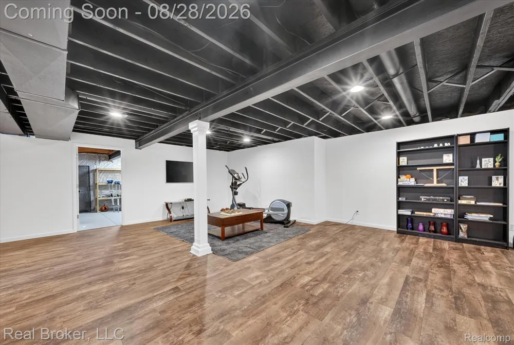 7663 W Pearson Shelby Charter Township, MI 48316