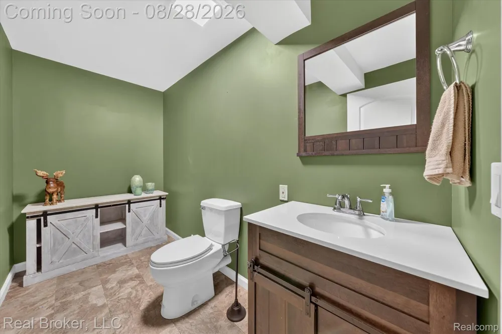 7663 W Pearson Shelby Charter Township, MI 48316