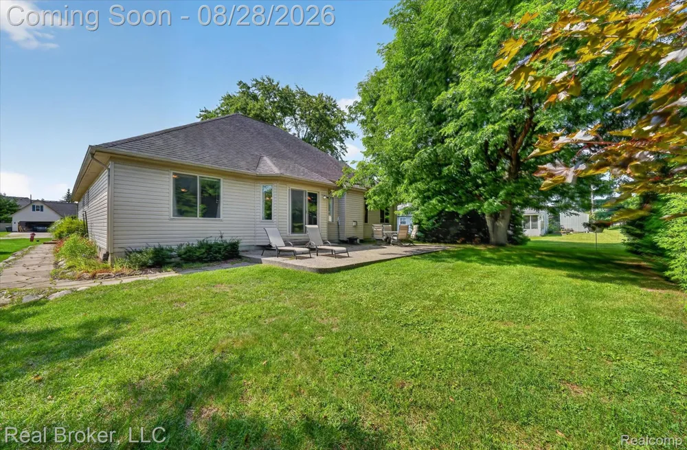 7663 W Pearson Shelby Charter Township, MI 48316