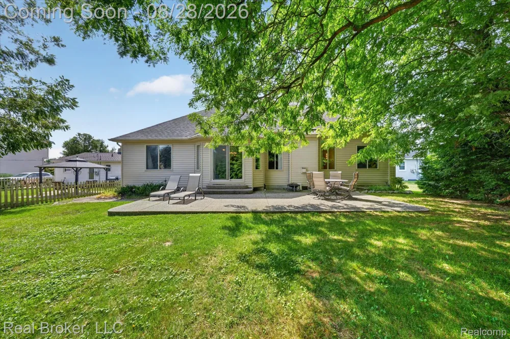 7663 W Pearson Shelby Charter Township, MI 48316
