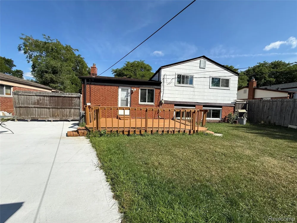 3430 Chase Drive Warren City, MI 48091