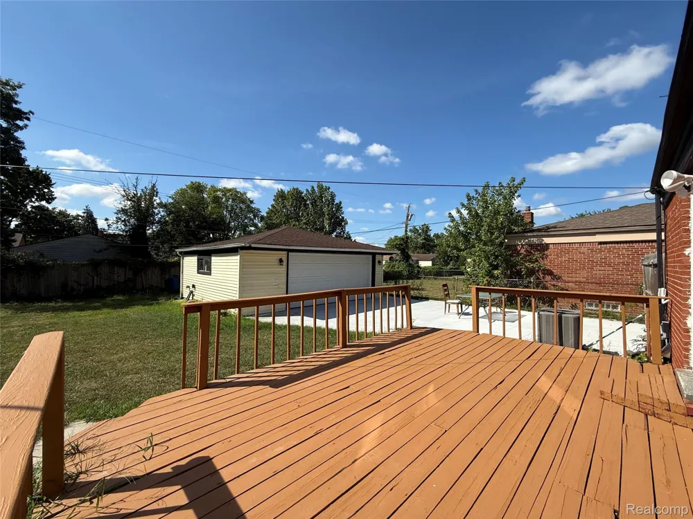 3430 Chase Drive Warren City, MI 48091