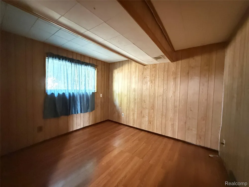 3430 Chase Drive Warren City, MI 48091