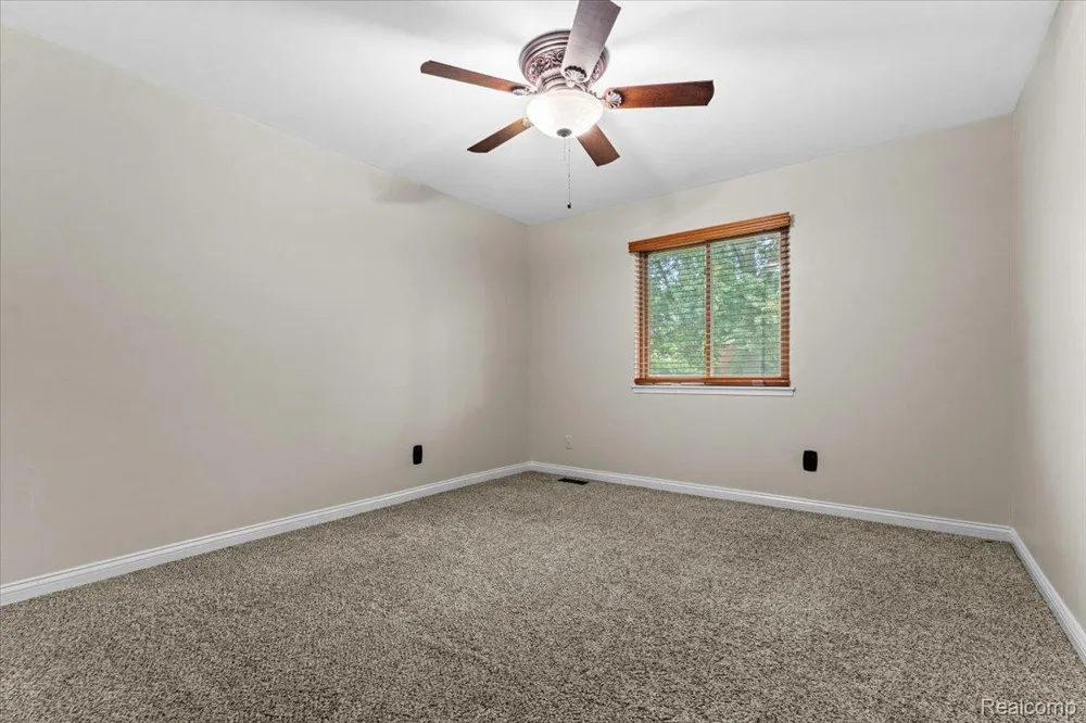 3719 Old Creek Road Troy City, MI 48084