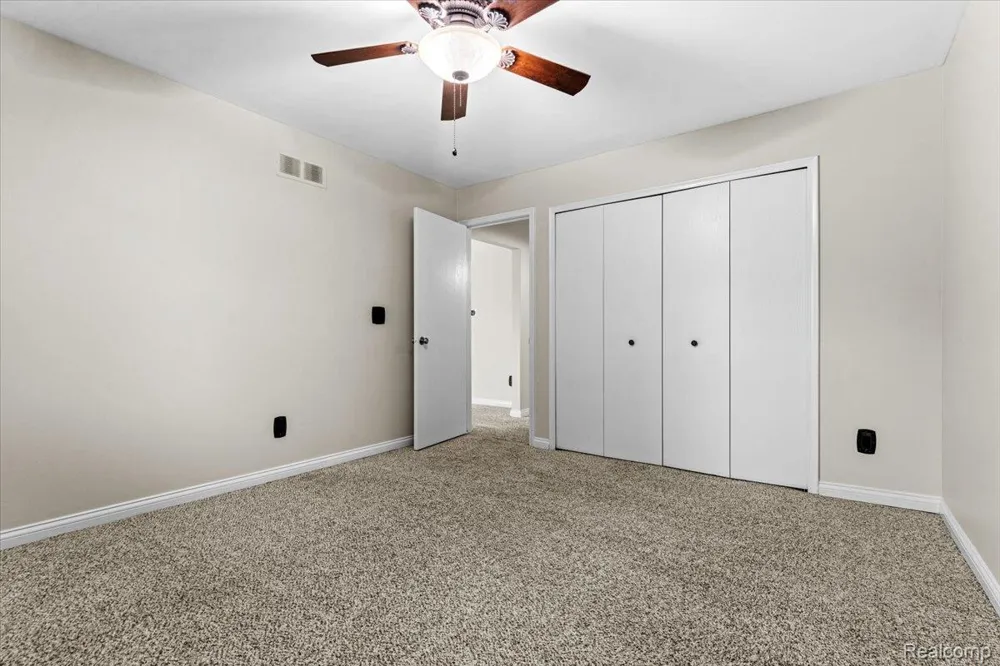 3719 Old Creek Road Troy City, MI 48084