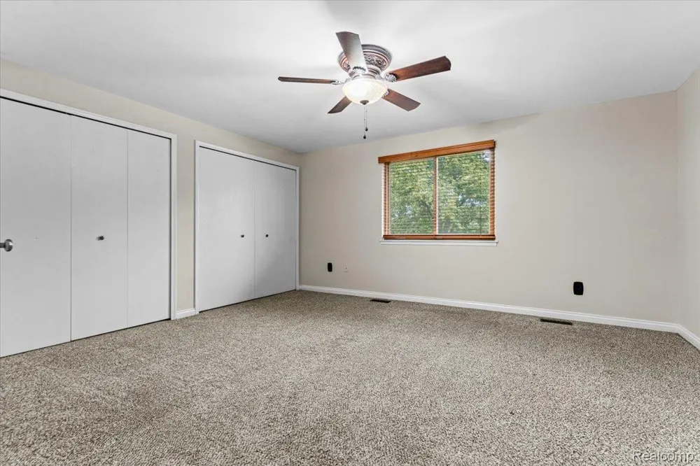 3719 Old Creek Road Troy City, MI 48084