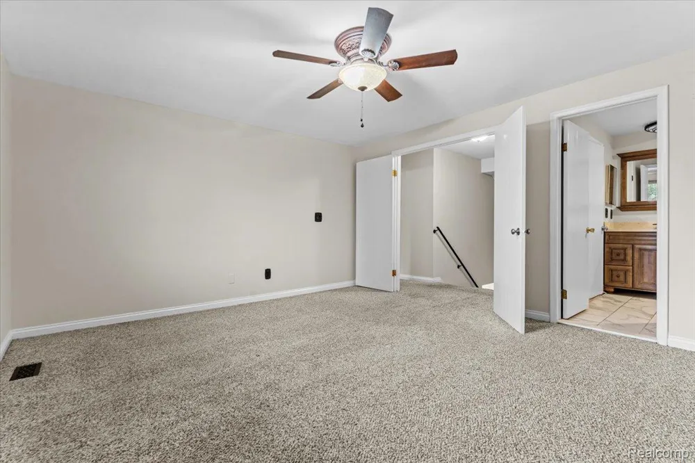 3719 Old Creek Road Troy City, MI 48084