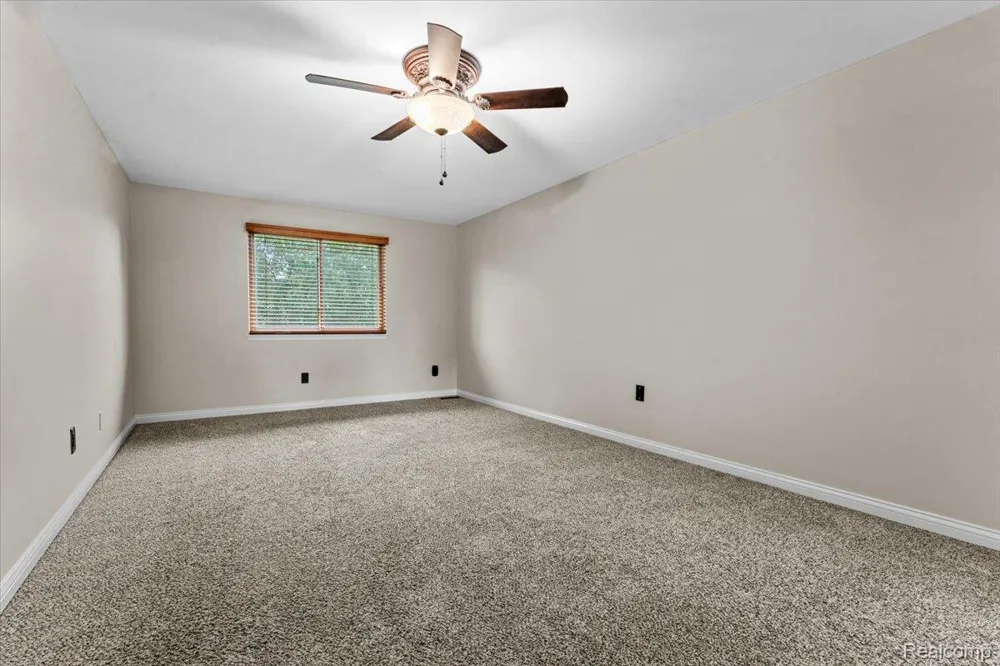 3719 Old Creek Road Troy City, MI 48084