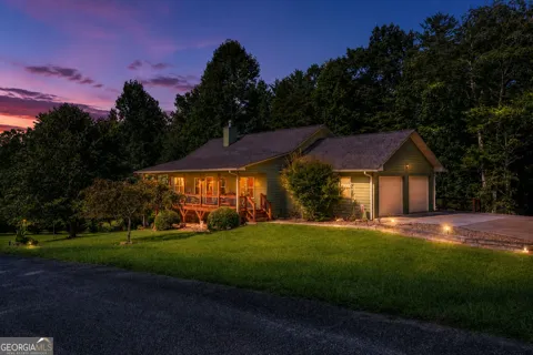 240 Charles LN