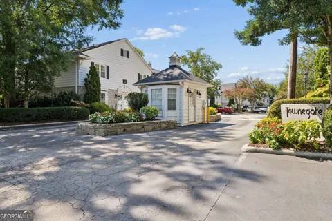 136 NW Peachtree Memorial DR NW