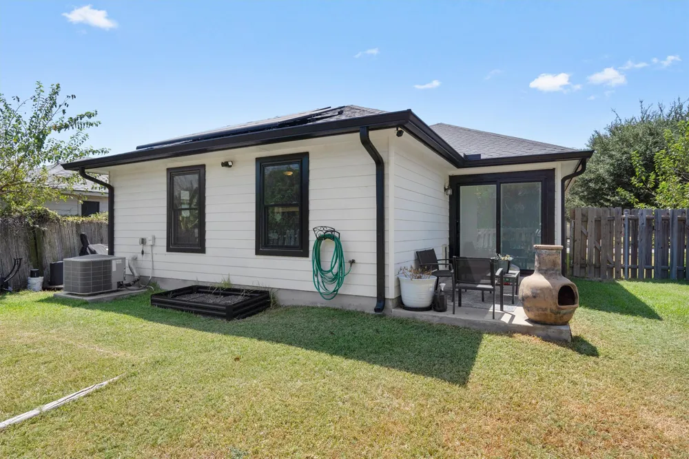 4202 Kings Canyon Drive Taylor, TX 76574