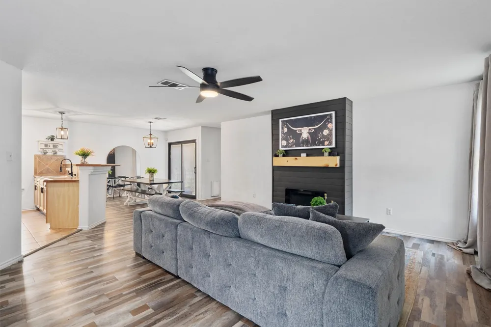 4202 Kings Canyon Drive Taylor, TX 76574