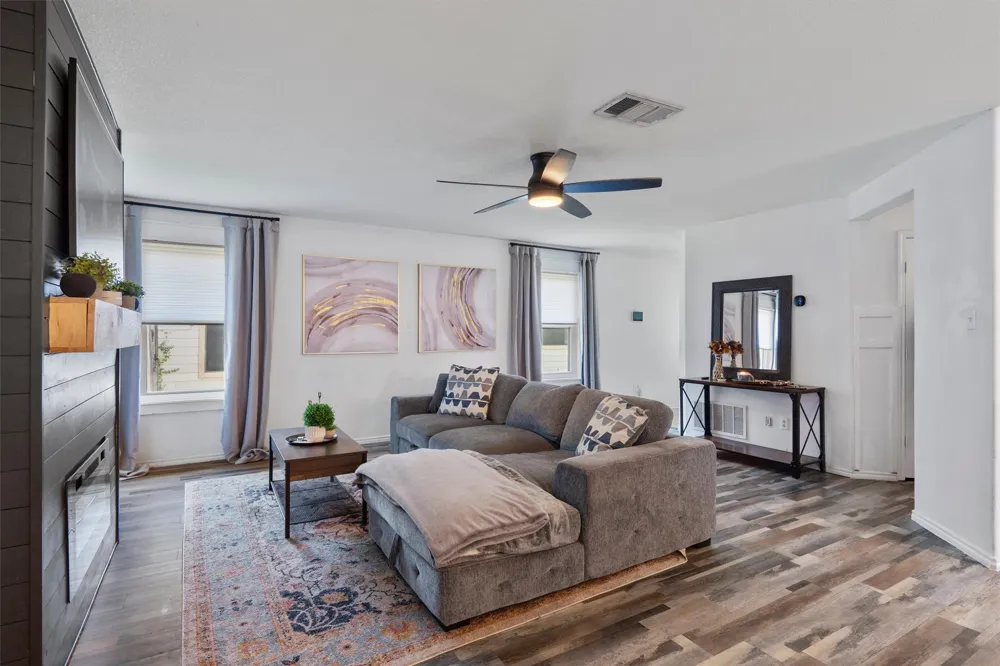 4202 Kings Canyon Drive Taylor, TX 76574