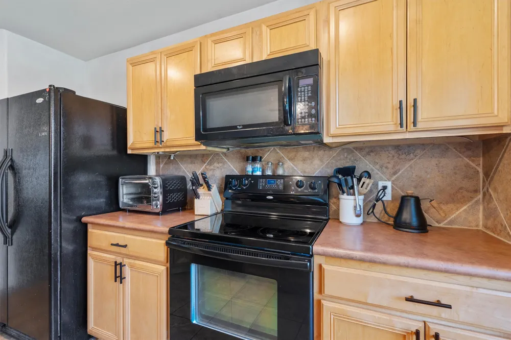 4202 Kings Canyon Drive Taylor, TX 76574