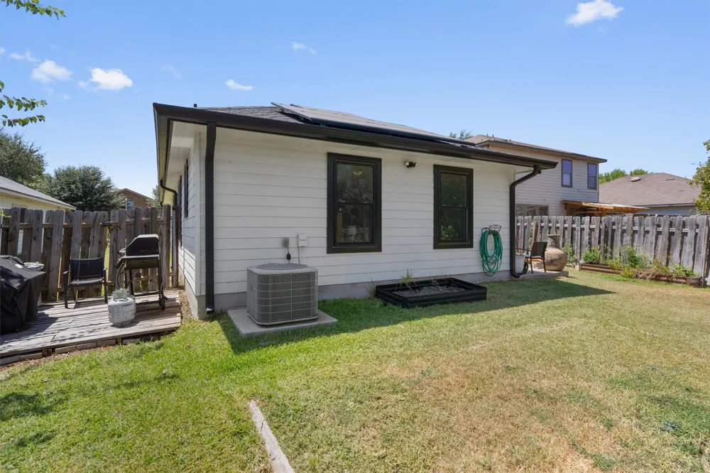 4202 Kings Canyon Drive Taylor, TX 76574