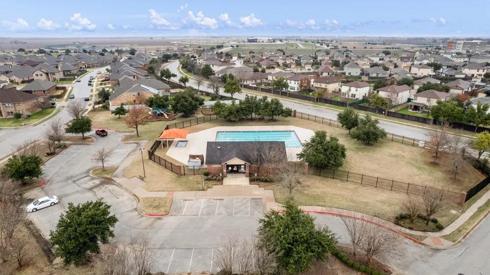 4202 Kings Canyon Drive Taylor, TX 76574