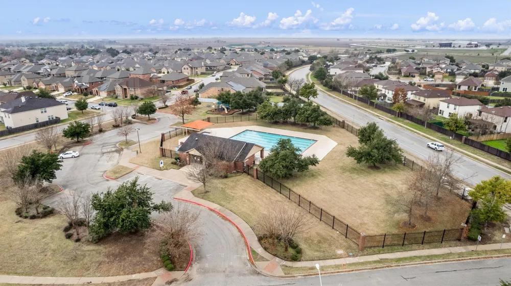 4202 Kings Canyon Drive Taylor, TX 76574