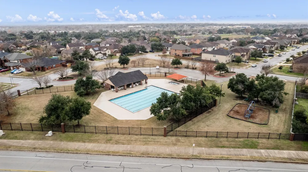 4202 Kings Canyon Drive Taylor, TX 76574