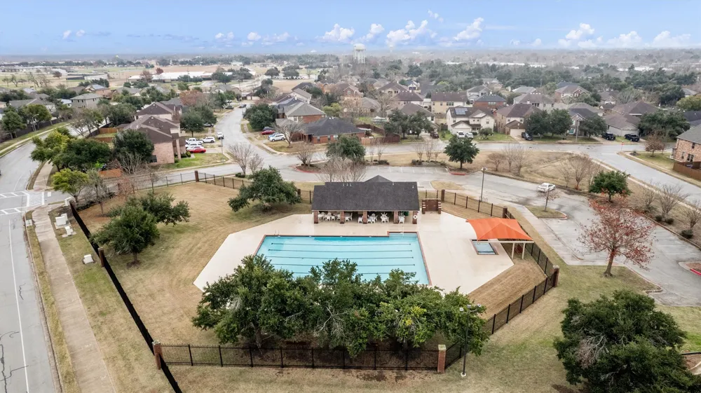 4202 Kings Canyon Drive Taylor, TX 76574