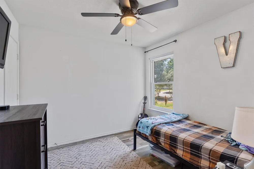 4202 Kings Canyon Drive Taylor, TX 76574