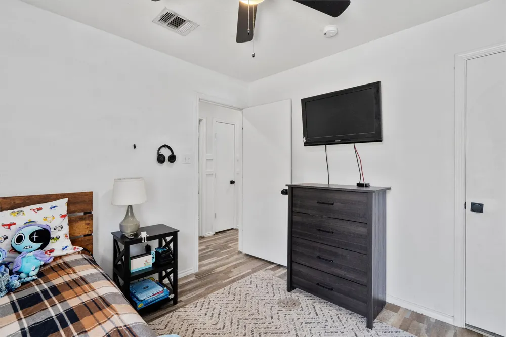 4202 Kings Canyon Drive Taylor, TX 76574