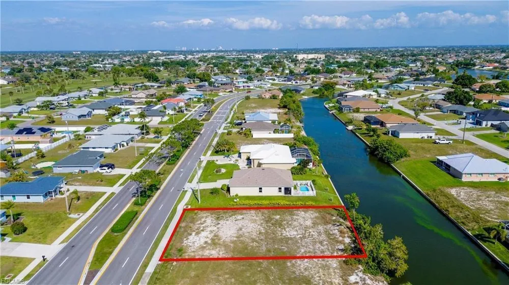 136 NICHOLAS PARKWAY W Cape Coral, FL 33990