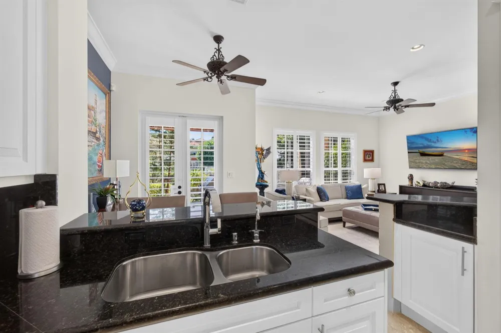40 Marina Gardens Drive Palm Beach Gardens, FL 33410