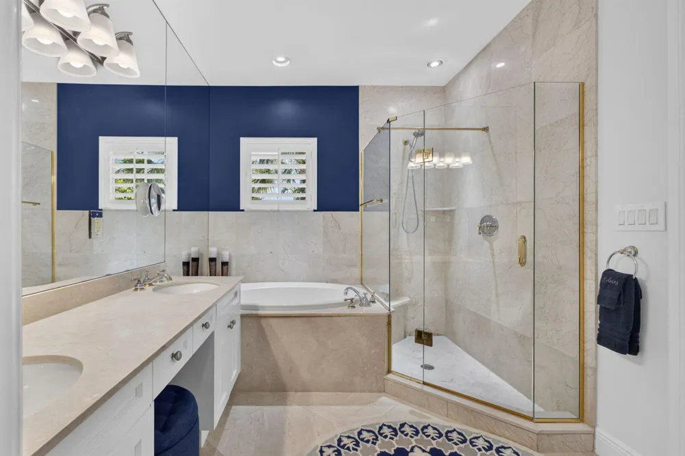 40 Marina Gardens Drive Palm Beach Gardens, FL 33410