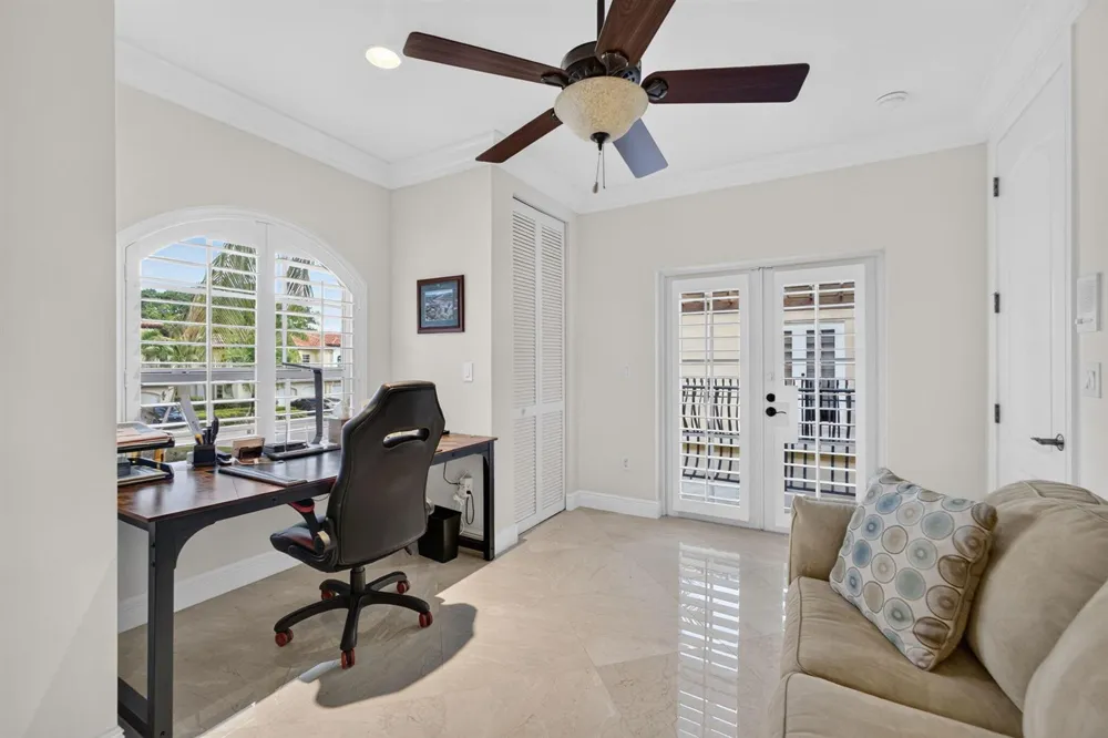 40 Marina Gardens Drive Palm Beach Gardens, FL 33410