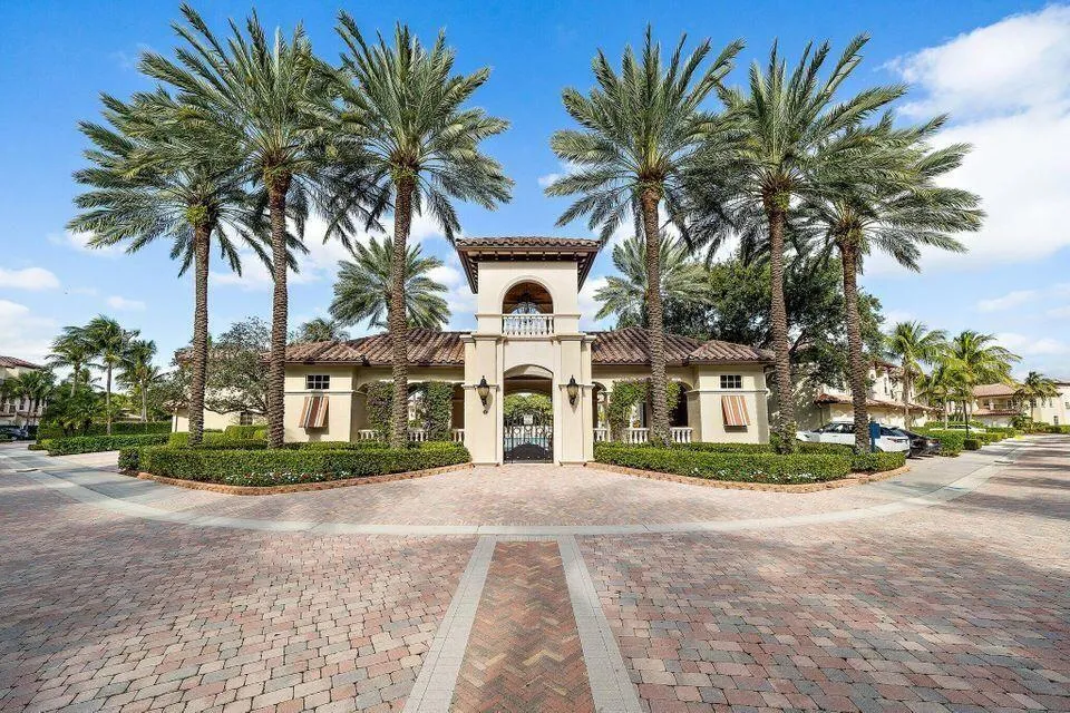 40 Marina Gardens Drive Palm Beach Gardens, FL 33410