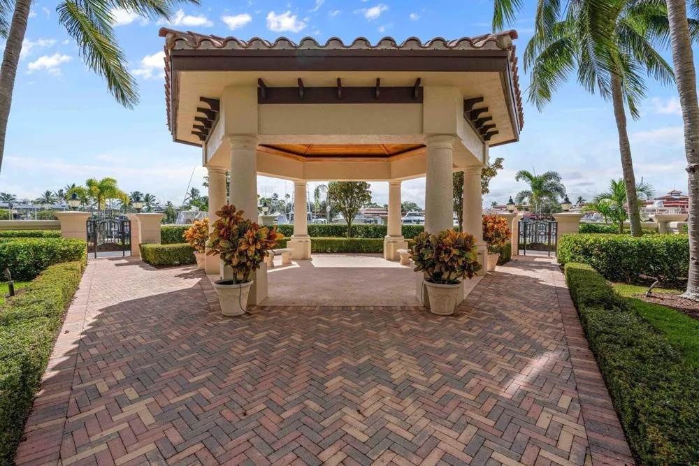 40 Marina Gardens Drive Palm Beach Gardens, FL 33410