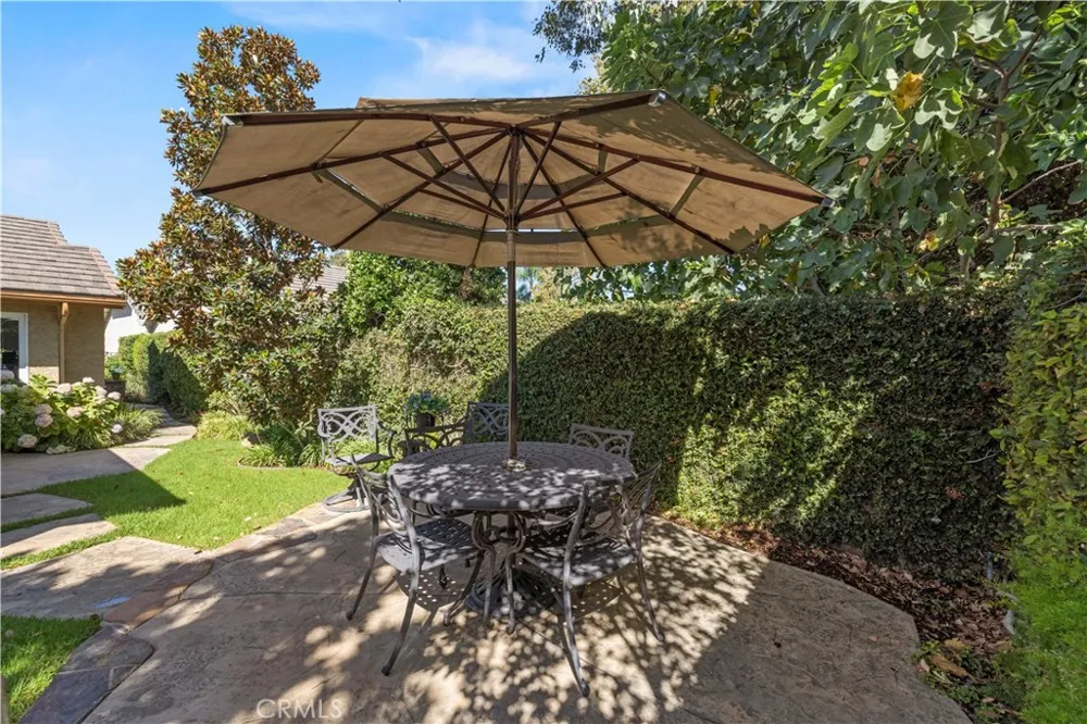 26172 Via Raza Valencia, CA 91355