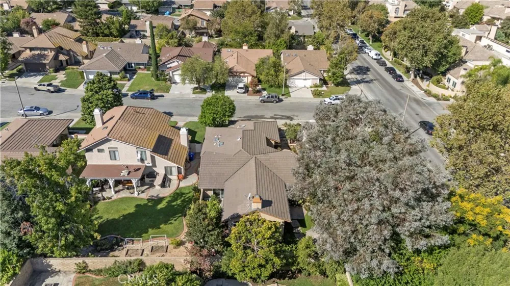 26172 Via Raza Valencia, CA 91355